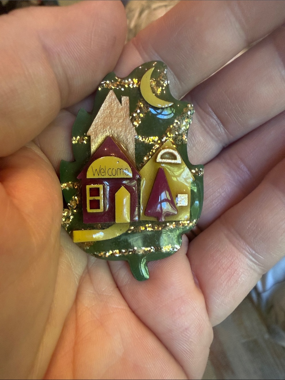 Rare House Pin by Lucinda: Welcome House Leaf Pin - Picture 4 of 5